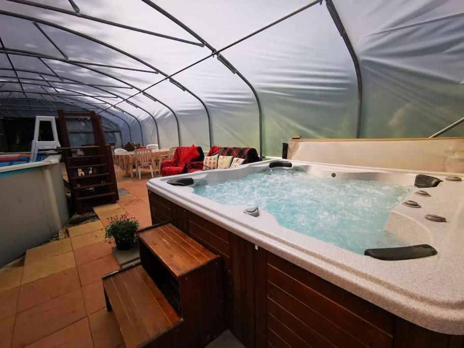 Country Side Haven Two Double Ensuite Bedrooms Couples Exclusive Rate Offered Saint-Michel-de-Montjoie Extérieur photo